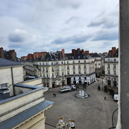 Appartement Magnifique Avec Vue Sur Les Toits Du Théatre Graslin Et La Place Nantes