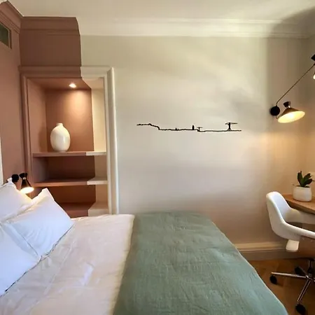 Magnifique Avec Vue Sur Les Toits Du Théatre Graslin Et La Place Nantes