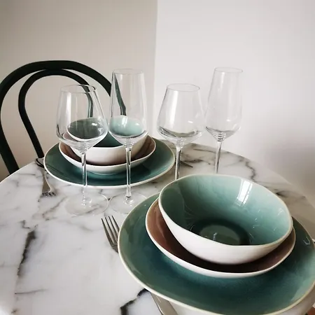 Magnifique Avec Vue Sur Les Toits Du Theatre Graslin Et La Place *