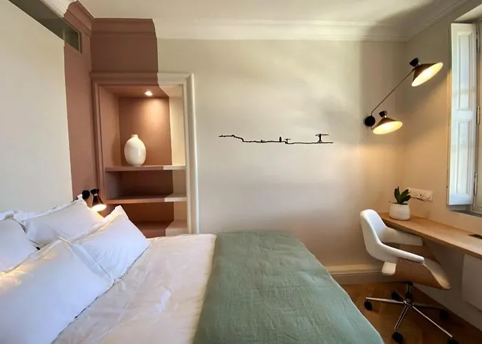 Magnifique Avec Vue Sur Les Toits Du Theatre Graslin Et La Place Ναντ