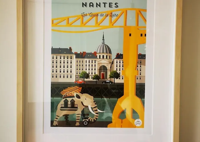 Magnifique Avec Vue Sur Les Toits Du Théatre Graslin Et La Place Appartamento